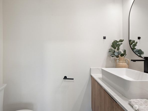 3011 SW Henderson Street, Seattle WA 98126