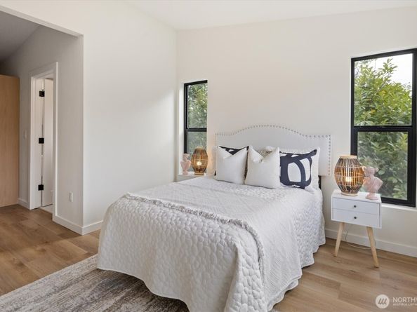 3011 SW Henderson Street, Seattle WA 98126