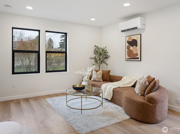 3011 SW Henderson Street, Seattle WA 98126