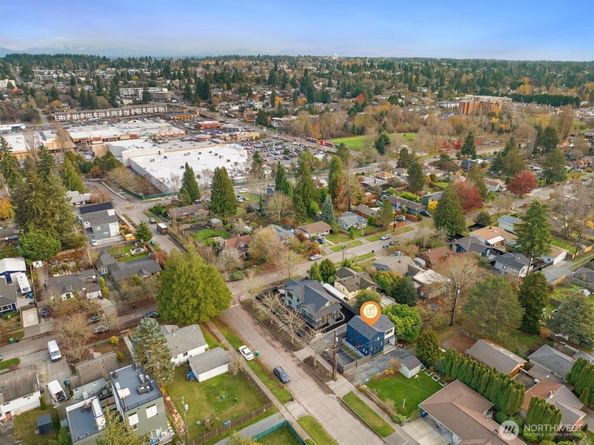 3011 SW Henderson Street, Seattle WA 98126