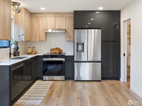 3011 SW Henderson Street, Seattle WA 98126