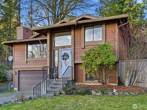 400 Falcon Court NE, Bremerton WA 98311