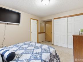 400 Falcon Court NE, Bremerton WA 98311