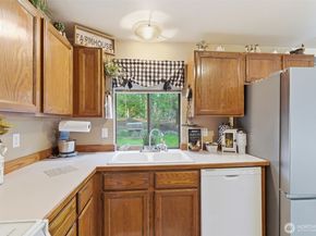 400 Falcon Court NE, Bremerton WA 98311