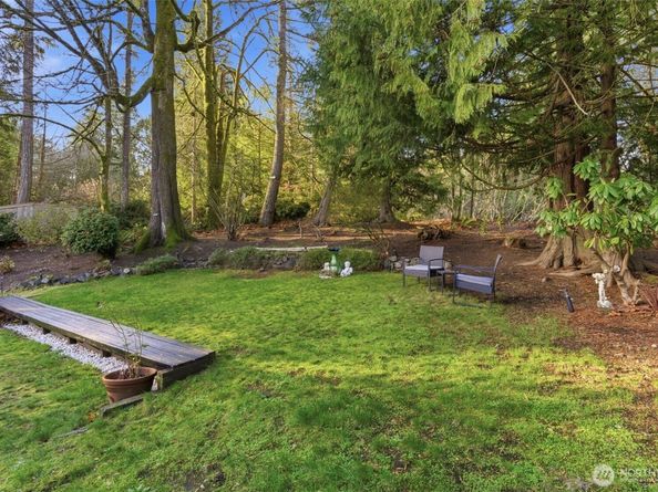 400 Falcon Court NE, Bremerton WA 98311