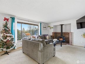 400 Falcon Court NE, Bremerton WA 98311