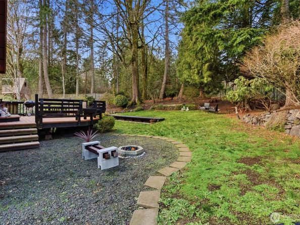 400 Falcon Court NE, Bremerton WA 98311