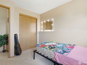 400 Falcon Court NE, Bremerton WA 98311