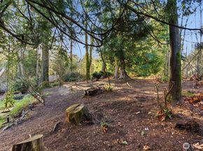 400 Falcon Court NE, Bremerton WA 98311