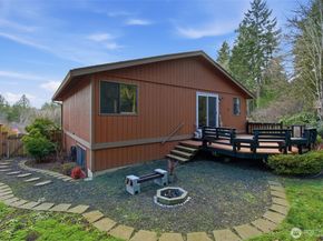 400 Falcon Court NE, Bremerton WA 98311