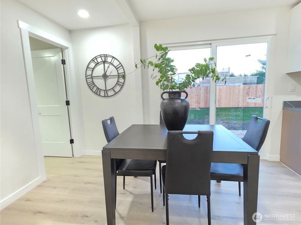 28202 85th Avenue S, Kent WA 98032