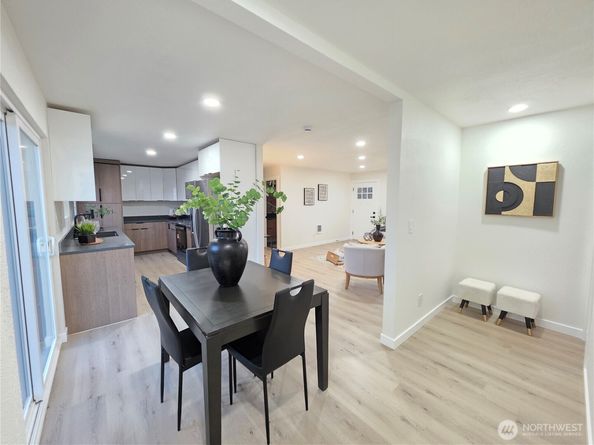 28202 85th Avenue S, Kent WA 98032