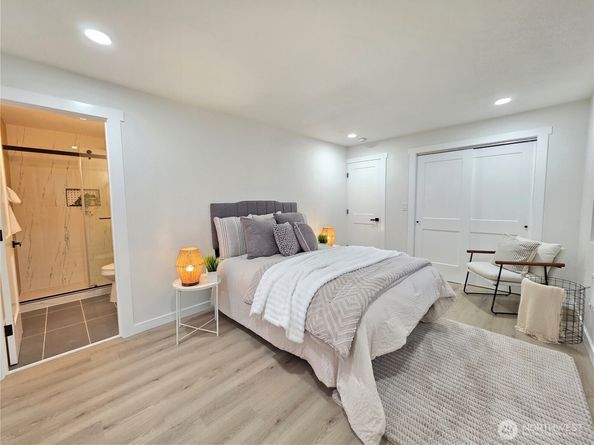 28202 85th Avenue S, Kent WA 98032