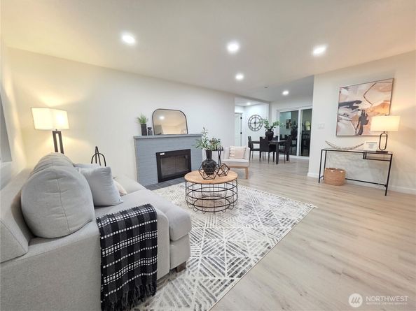 28202 85th Avenue S, Kent WA 98032