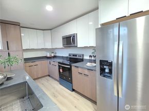 28202 85th Avenue S, Kent WA 98032