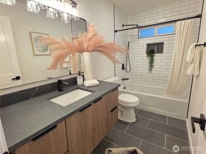 28202 85th Avenue S, Kent WA 98032