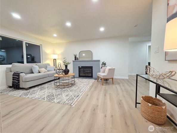 28202 85th Avenue S, Kent WA 98032