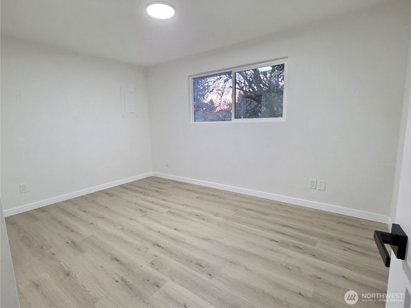 28202 85th Avenue S, Kent WA 98032