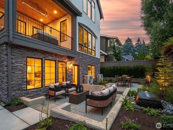 210 35th Avenue E, Seattle WA 98112