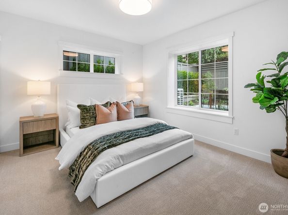 210 35th Avenue E, Seattle WA 98112