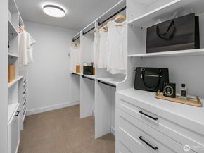 210 35th Avenue E, Seattle WA 98112