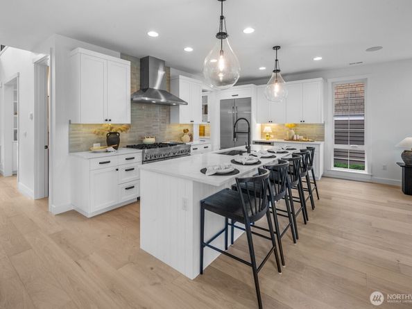 210 35th Avenue E, Seattle WA 98112