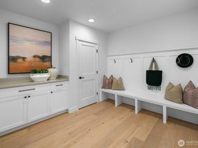 210 35th Avenue E, Seattle WA 98112