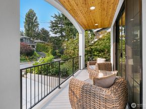 210 35th Avenue E, Seattle WA 98112