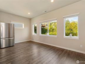 317 207th Street SE, Bothell WA 98012