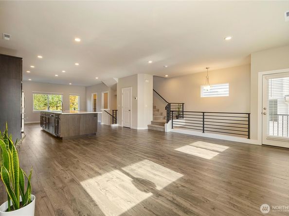 317 207th Street SE, Bothell WA 98012