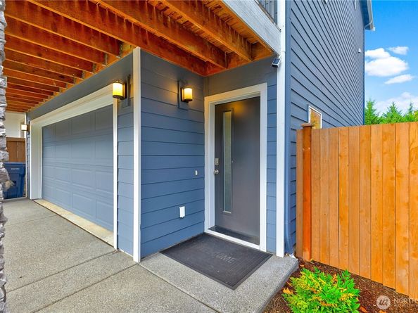 317 207th Street SE, Bothell WA 98012