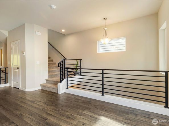 317 207th Street SE, Bothell WA 98012