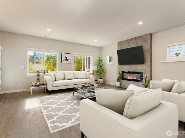 317 207th Street SE, Bothell WA 98012