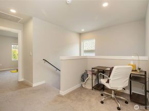 317 207th Street SE, Bothell WA 98012