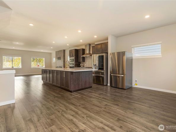 317 207th Street SE, Bothell WA 98012