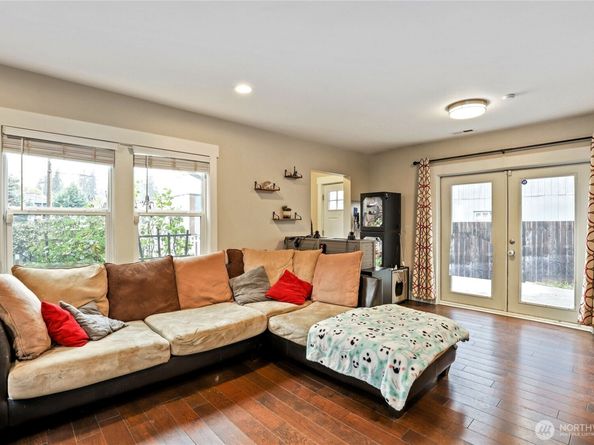 1134 N Callow Avenue, Bremerton WA 98312