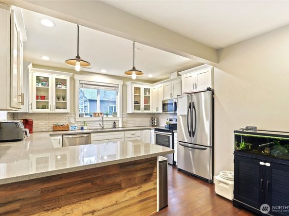 1134 N Callow Avenue, Bremerton WA 98312