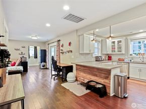 1134 N Callow Avenue, Bremerton WA 98312