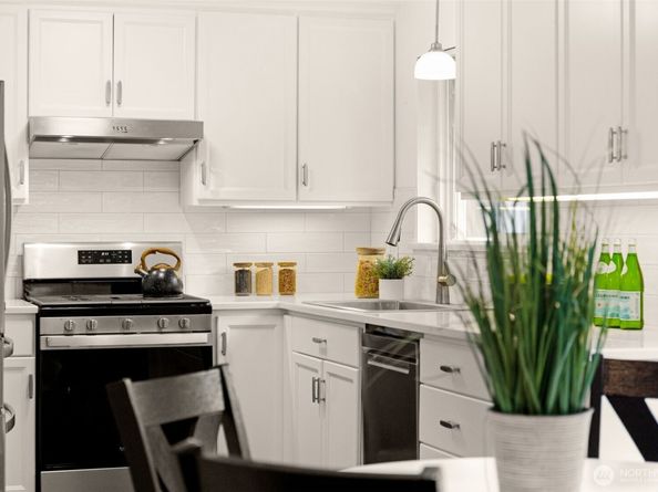 2212 168th Avenue NE, Bellevue WA 98008