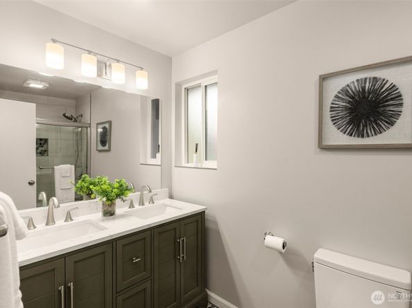 2212 168th Avenue NE, Bellevue WA 98008