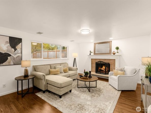 2212 168th Avenue NE, Bellevue WA 98008