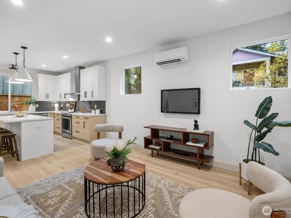 1257 NE 100th Street, Seattle WA 98125