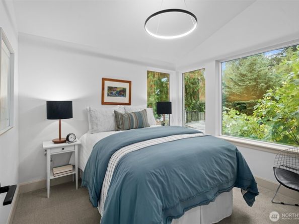 1257 NE 100th Street, Seattle WA 98125