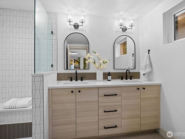 1257 NE 100th Street, Seattle WA 98125