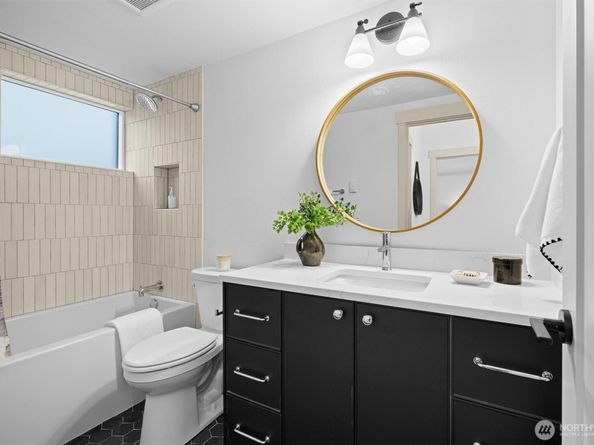 1257 NE 100th Street, Seattle WA 98125