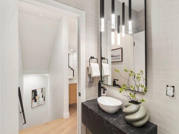 2410 Everett Avenue E, Seattle WA 98102