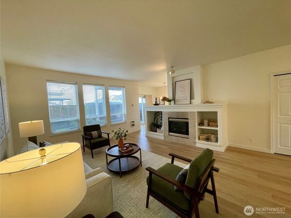 800 96th Avenue NE G102, Lake Stevens WA 98258