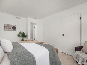 7328 NE 142nd Place 5D, Kirkland WA 98034