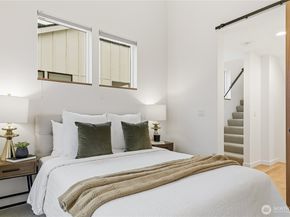 225 24th Avenue, Seattle WA 98122