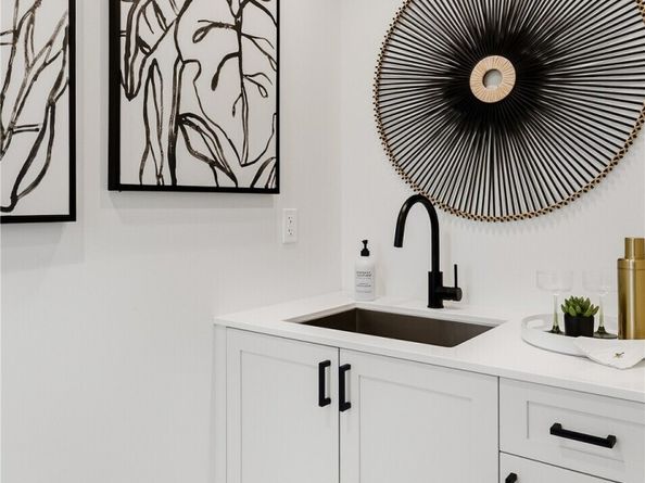 225 24th Avenue, Seattle WA 98122